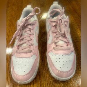 Youth Nike Shoes, size 5.5